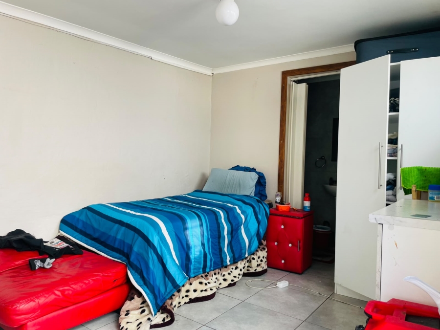 6 Bedroom Property for Sale in Quigney Eastern Cape